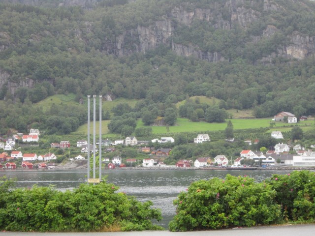 Noorwegen, dorp aan fjord